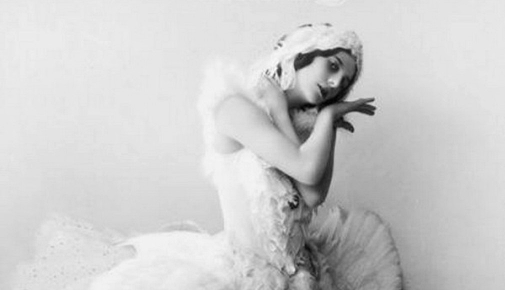 SPALJENA JE U KOSTIMU UMIRUĆEG LABUDA: Ani je otac napravio PAKAO od života, dobio ju je sa SLUŽAVKOM, a njen život je kao FILM