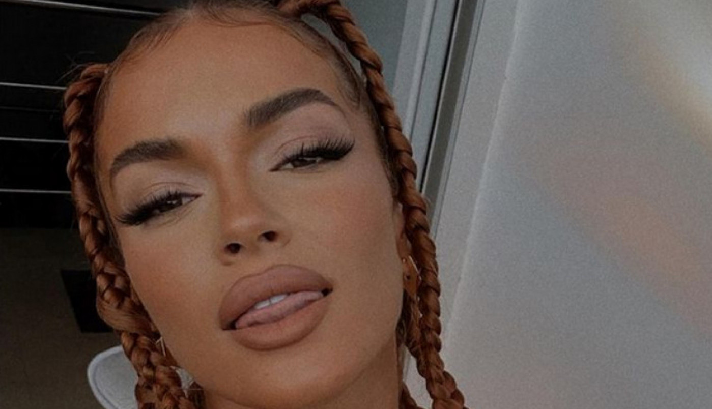 TEODORA DŽEHVEROVIĆ IZAZVALA HAOS U HRVATSKOJ! Mlada pevačica je stigla na plažu, grudi i guza na sve strane! (FOTO)