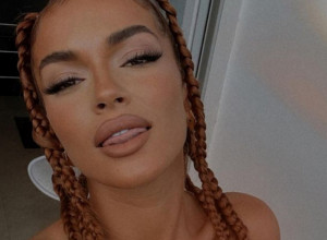 TEODORA DŽEHVEROVIĆ IZAZVALA HAOS U HRVATSKOJ! Mlada pevačica je stigla na plažu, grudi i guza na sve strane! (FOTO)