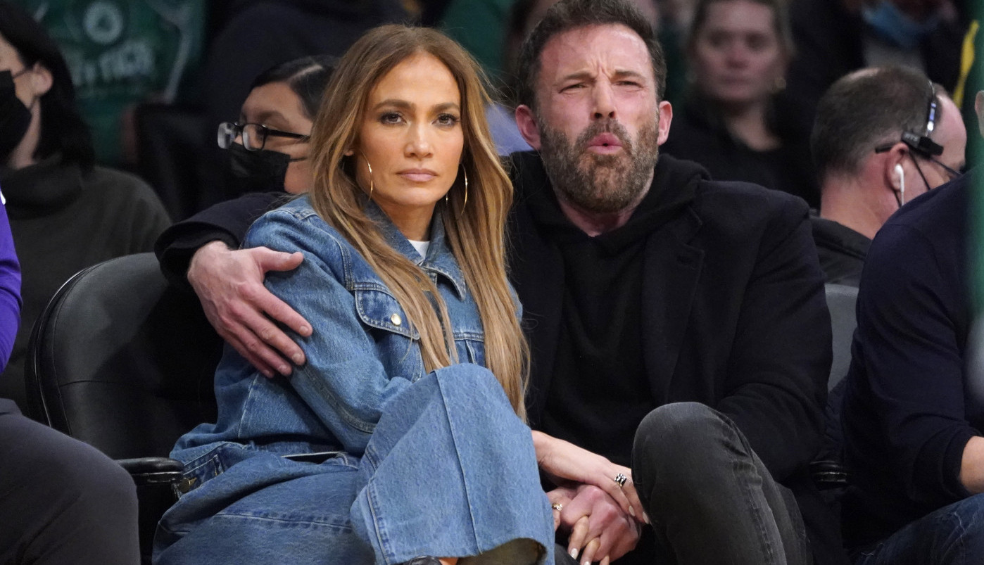 AFLEK DOBIO UZNEMIRUJUĆU PORUKU O DŽENIFER! Otkriveni šokantni detalji iz života jednog od najpoznatijih parova na svetu!