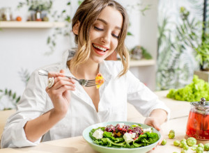 Otkriveno ZBOG ČEGA BRŽE STARIMO! Rešite se ovih navika!