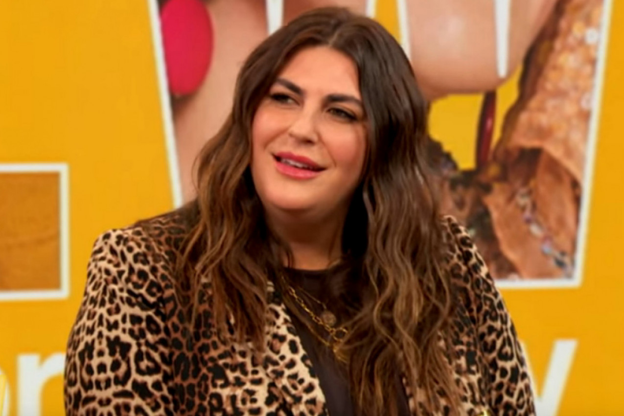 Ona se oblači kao NAJZGODNIJE MANEKENKE SVETA! Pogledajte kako njene obline izgledaju u najužim i najizazovnijim kombinacijama na svetu!