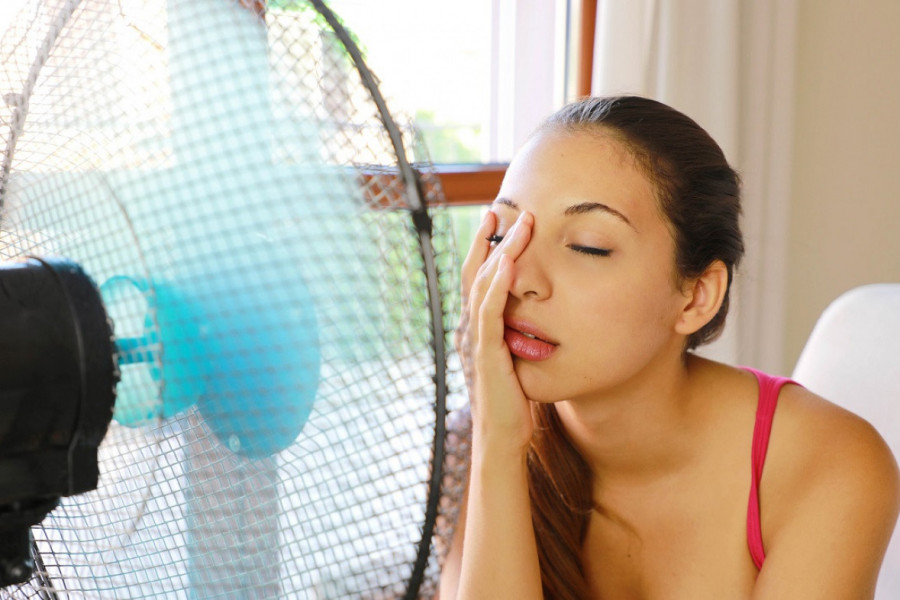 Ako želite da se rashladite, OSVEŽITE PRVO OVAJ MALI DEO TELA! Iznenadiće vas šta može da vam pomogne, a tek šta NIKAKO NE TREBA DA PIJETE!