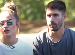 Vrela akcija Džehve i Nina na PESKU! Košarkaš se uželeo pevačice pa je pred svima spopao na PLAŽI! (FOTO)