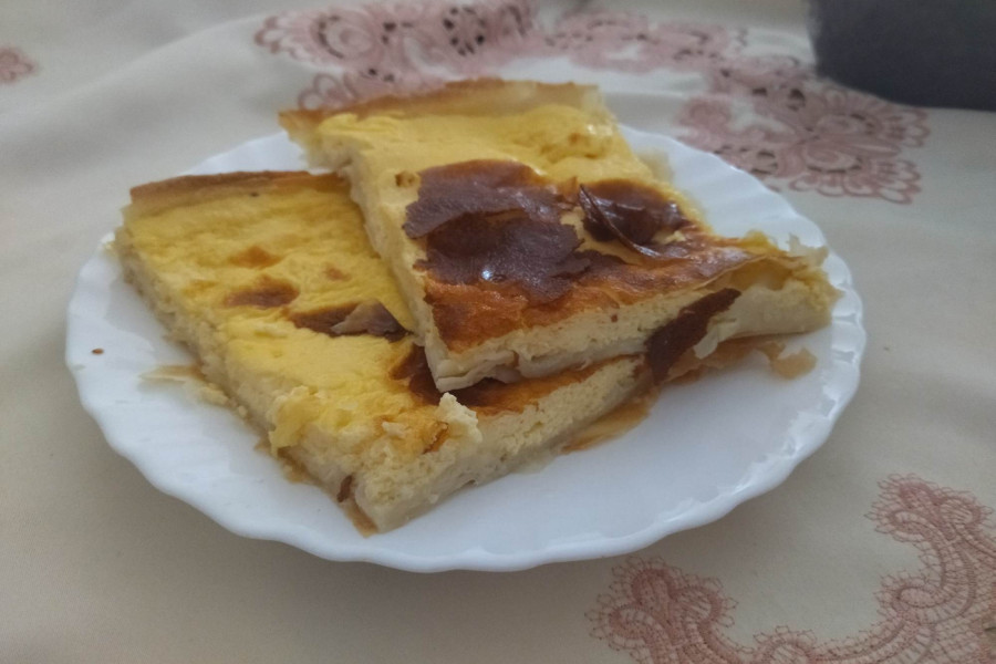 Domaći recept za SERAVNIK: Predivna pita sa jajima koja vas tera da uzmete parče više!