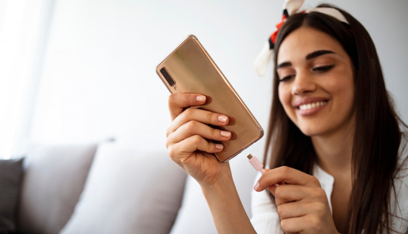 Radite li ovo PRILIKOM PUNJENJA BATERIJE NA MOBILNOM? Skraćujete mu vek trajanja!