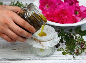 Napravite sami eterična ulja: Mirisne kapi u kućnoj izradi!