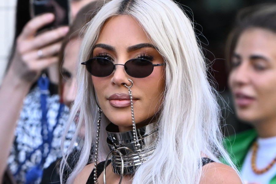 Žurka u WC: Evo kako je KIM KARDAŠIJAN proslavila rođendan drugarice (FOTO)