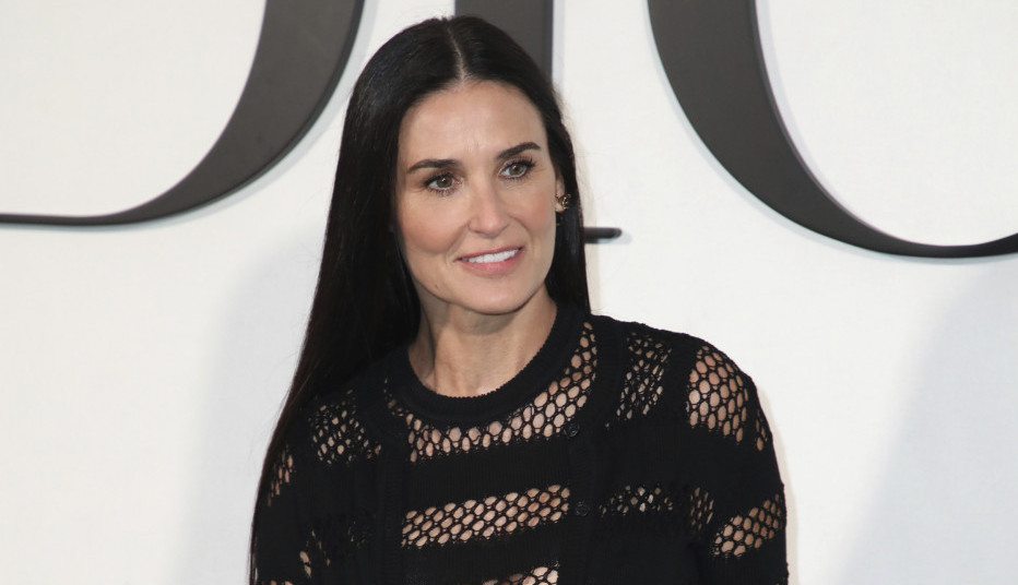 Oduvek je oduzimala dah, a EVO KAKO IZGLEDA NA PRAGU SEDME DECENIJE! Skinula se i sve pokazala, a tek što ima partnera! (FOTO)