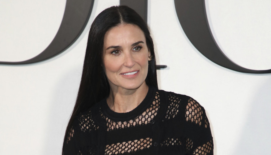 Oduvek je oduzimala dah, a EVO KAKO IZGLEDA NA PRAGU SEDME DECENIJE! Skinula se i sve pokazala, a tek što ima partnera! (FOTO)