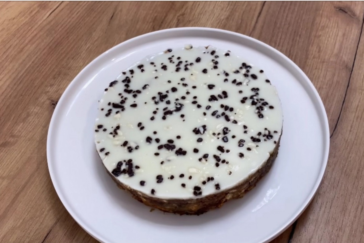 Recept za kolač sa jabukama i keksom: Melem za oči, nepca i dušu!