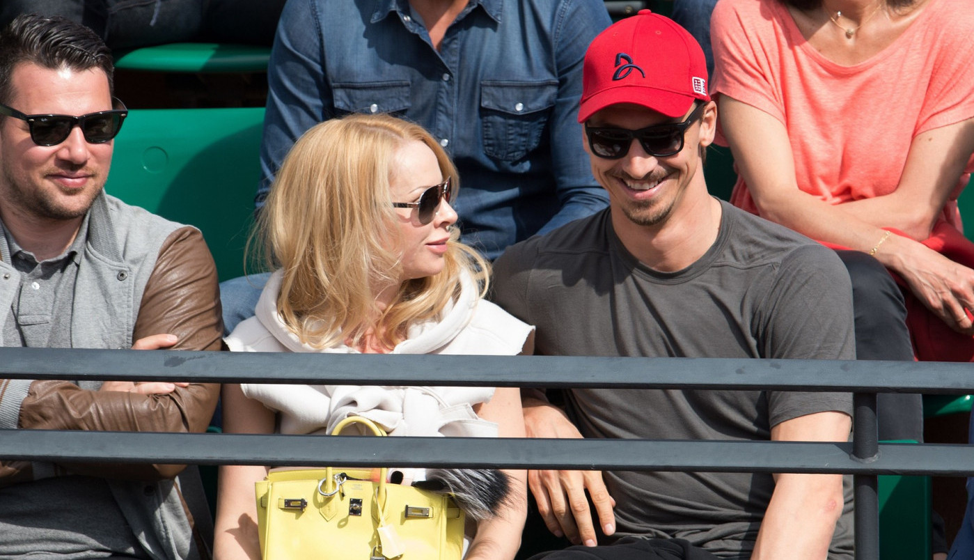 Da li ste se ikad zapitali kako izgleda žena koja je osvojila srce Zlatana Ibrahimovića? Ušla je u šestu deceniju, a IZGLEDA BRUTALNO! (FOTO)