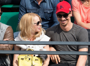 Da li ste se ikad zapitali kako izgleda žena koja je osvojila srce Zlatana Ibrahimovića? Ušla je u šestu deceniju, a IZGLEDA BRUTALNO! (FOTO)