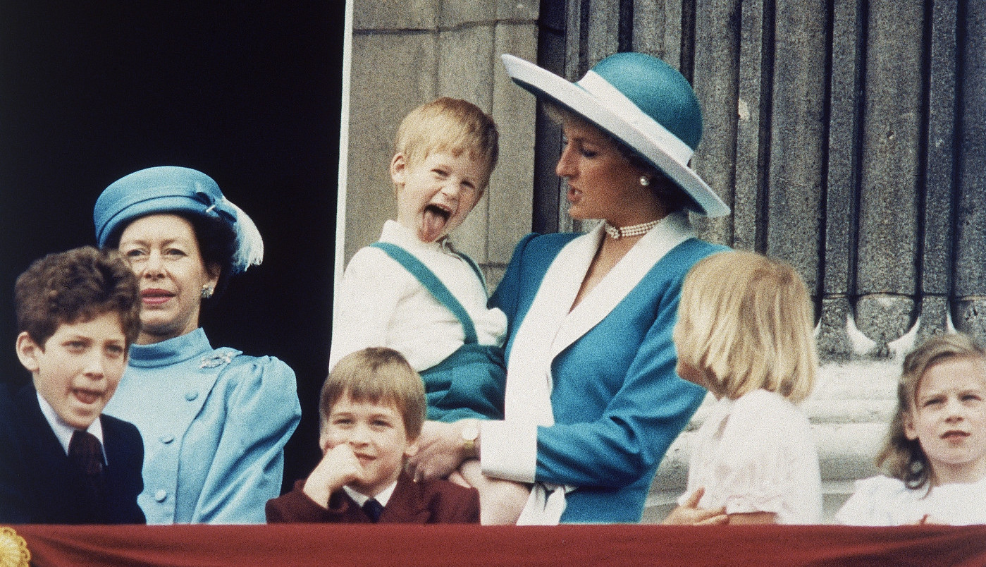 PRINCEZA DAJANA I KRALJICA ELIZABET II:  Istina o odnosu dve najslavnije žene Velike Britanije (FOTO)