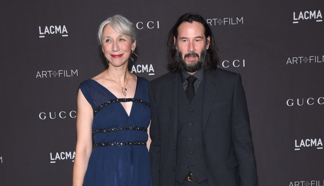 OMILJENI DEČKO INTERNETA POKRENUO GLASINE O VERIDBI: Devojka Kijanua Rivsa izazvala lavinu nagađanja!