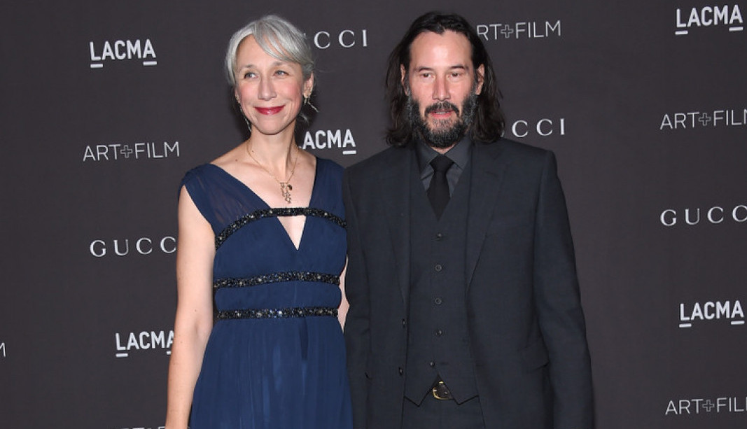 OMILJENI DEČKO INTERNETA POKRENUO GLASINE O VERIDBI: Devojka Kijanua Rivsa izazvala lavinu nagađanja!