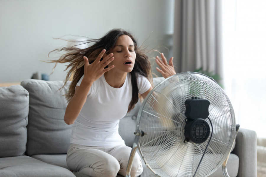 Pogrešno koristite VENTILATOR celog života! Evo kako da se stvarno RASHLADITE pomoću ovog uređaja
