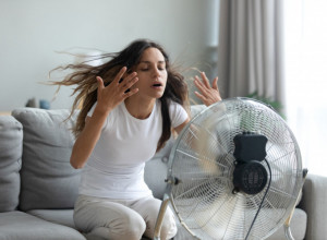 Pogrešno koristite VENTILATOR celog života! Evo kako da se stvarno RASHLADITE pomoću ovog uređaja