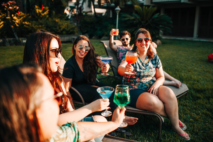 ALKOHOL I VRUĆINA: Sprečite mamurluk tokom vrelih dana!