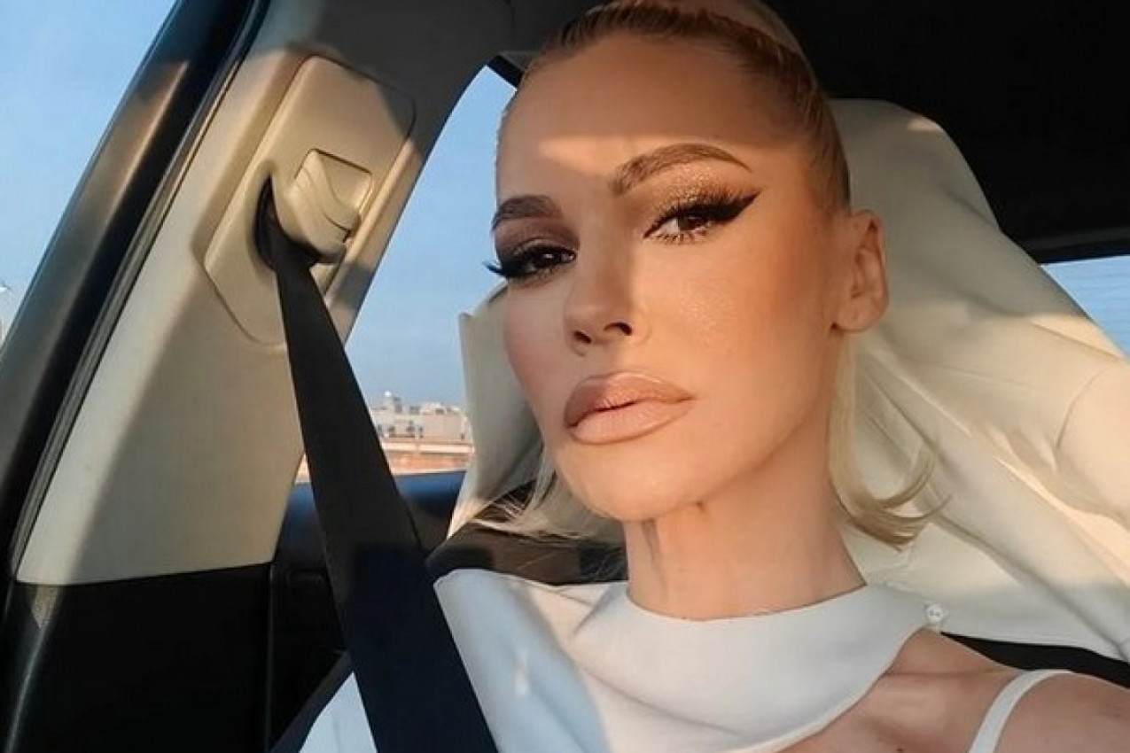 NATAŠA BEKVALAC PONOVO ZAPROŠENA? Objavila je golišavu fotografiju, a onda je usledio komentar koji je SVE OTKRIO! (FOTO)