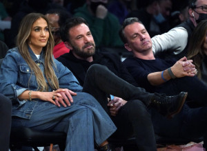 NOVA ŠOK FOTKA BENA AFLEKA NAKON RAZGOVORA SA DŽEJ LO: Faca mu je ispijena i sumorna - izgleda kao da mu se svet ruši!