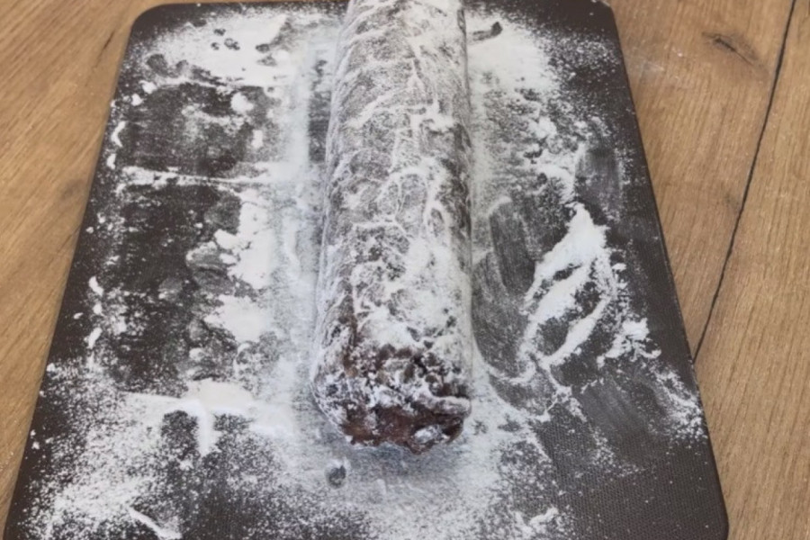 Recept za SLATKU ČOKOLADNU SALAMU: Potrebno vam je svega 5 minuta za ovaj preukusni desert!