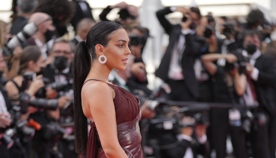 IMA TORBU KOJA KOŠTA KAO DVA STANA U BEOGRADU: Ovo je kolekcija tašni Ronaldove supruge koja se redovno hvali kako pliva u novcu! (FOTO)