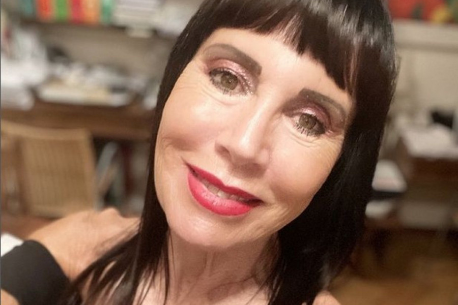 IMA 72 GODINE i konačno je zadovoljna svojim izgledom: Da li biste vi voleli ovako da ostarite? (FOTO)