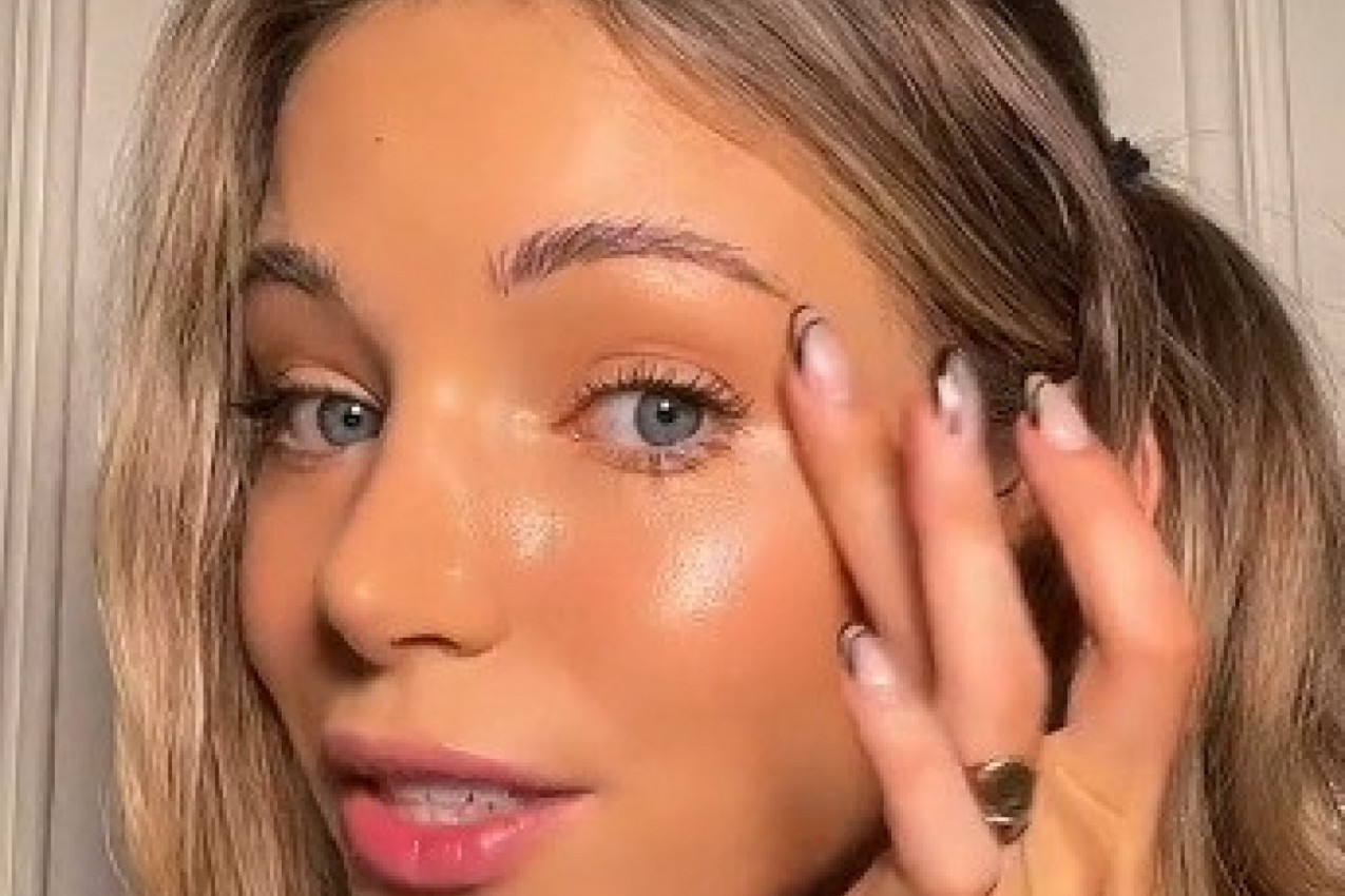 Od svoje dvadesete godine NISAM OSTARILA NI DAN! Sada imam 30 i moja tajna je da SPAVAM KAO VAMPIR! (FOTO)