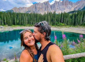 NAPUSTILI SMO POSAO I STARI ŽIVOT da bismo živeli na točkovima. Imamo samo jedan neprijatan problem