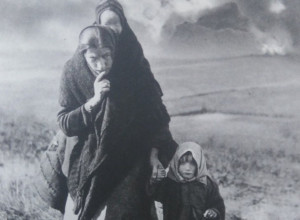 Ovo je sudbina SRPSKE MAJKE HRABROST: Dečak sa najpotresnije fotografije 2. Svetskog rata preživeo je i Oluju