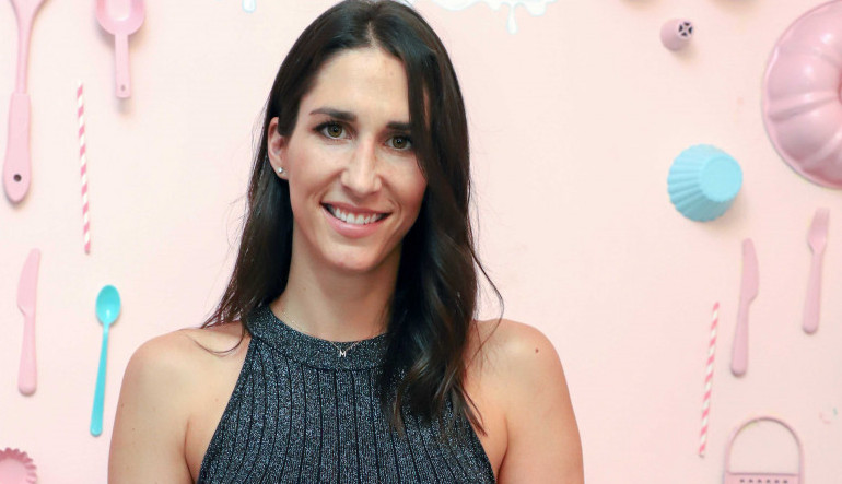 BLAGO TEODOSIĆU: Jelisaveta pokazala koliko je zgodna u bikiniju! (FOTO)