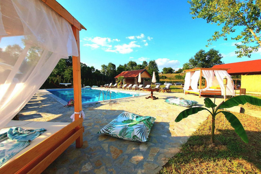 Beg od vrućina nalazi se na DOHVAT RUKE: Imanje LOTUS GARDEN ima sve što vam je potrebno za POTPUNO UŽIVANJE!