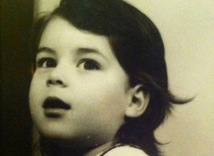 Nećete pogoditi u kakvu LEPOTICU je izrasla ova devojčica, u pitanju je popularna voditeljka!