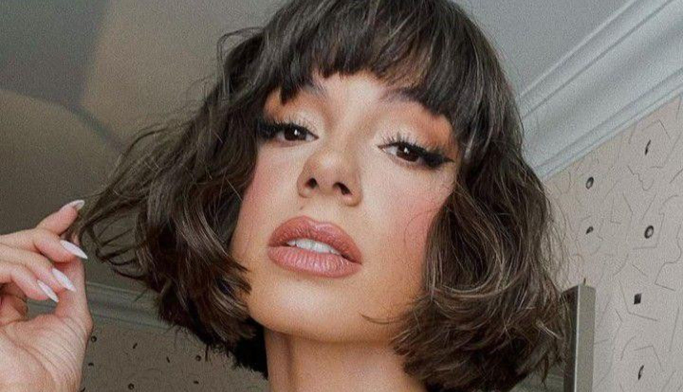 Saro, šta ti je to u GAĆAMA? Pevačica zbunila fanove na interenetu! (FOTO)