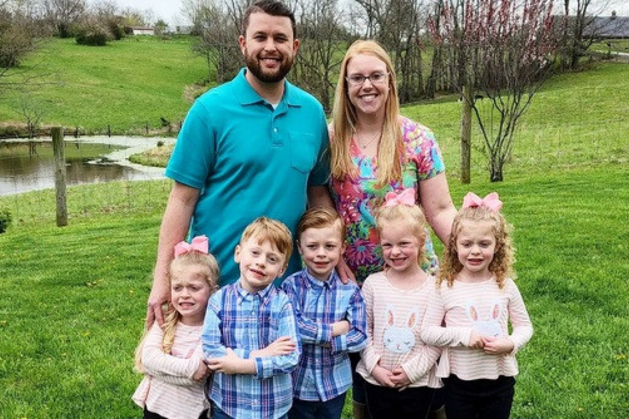 VODI DECU NA POVODAC: Oca napali  na društvenim mrežama zbog načina na koji šeta mališane (FOTO+VIDEO)