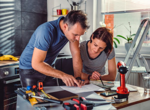 Renovirajte kuhinju SA MALO NOVCA: Kako od stare da napravite novu?