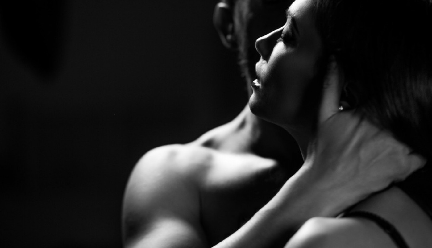 NAJNOVIJA STUDIJA OTKRILA ŠOKANTNE DETALJE VEZANE ZA INTIMNE ODNOSE: Skoro polovina žena i nešto manje muškaraca glume vrhunac, a ovo su razlozi za to!