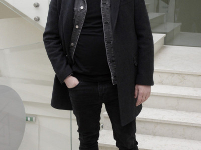 Poznat je po dobrom stilu odevanja 