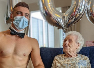 GOLI BATLER ZA 106 ROĐENDAN: Ova baka zna šta je dobro (FOTO)