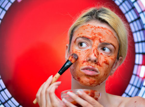 Napravite ČUDESNU MASKU za uklanjanje dlaka: Glavni sastojak je PARADAJZ