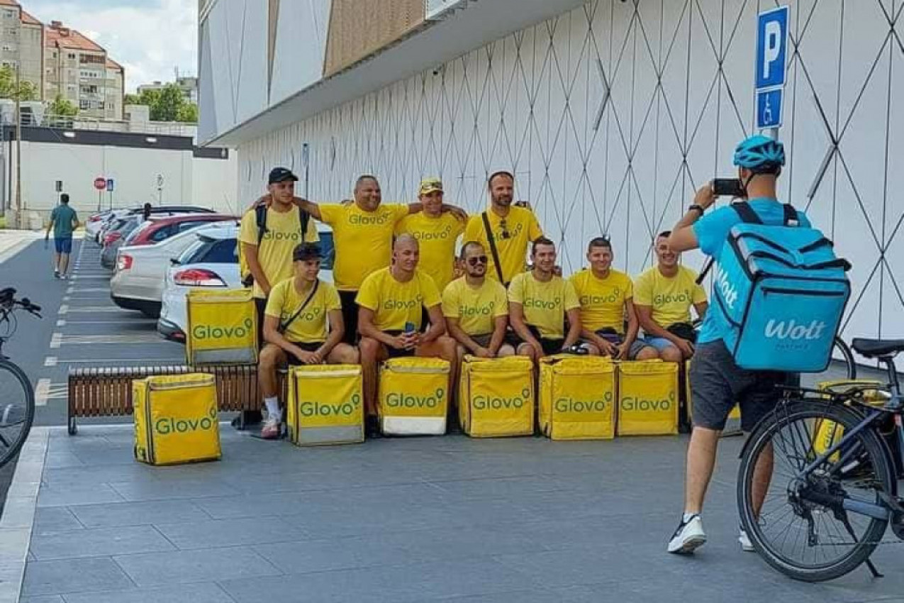 Glovo pozira dok Volt slika: FOTKA koja dokazuje da nije sve u konkurenciji (FOTO)
