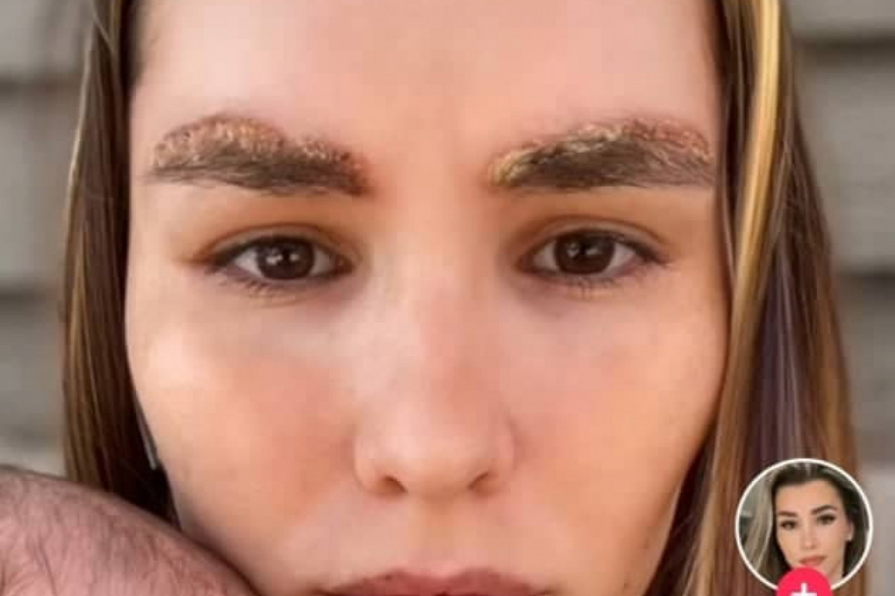 Očajna zbog trajne šminke: OBRVE su joj unakažene i posle 4 godine (FOTO)