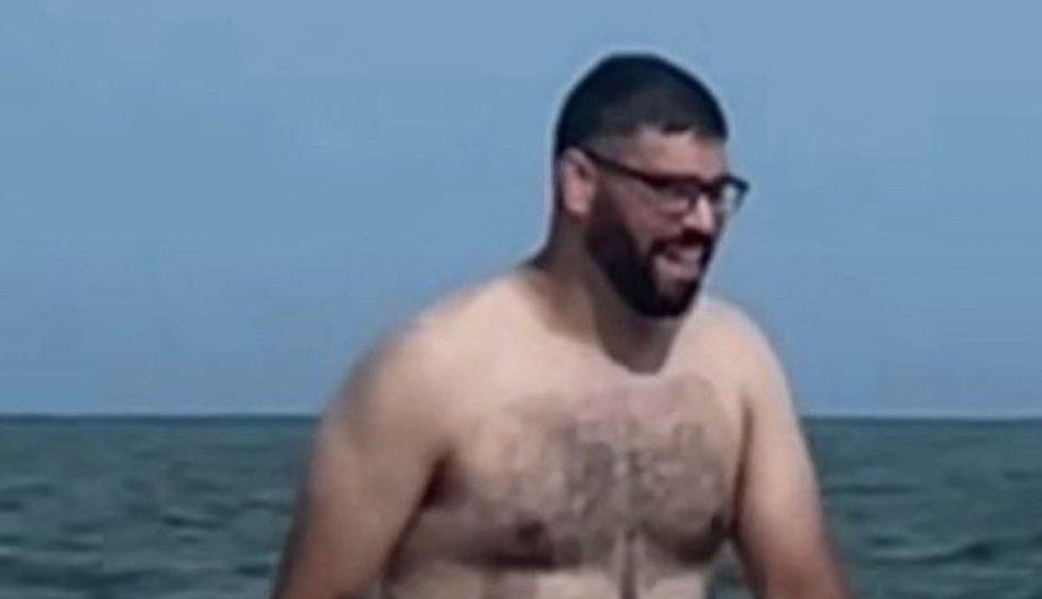 Bez napornih vežbi i teretane: Ovaj čovek "ima TRBUŠNJAKE" kakve do sada niste videli nigde! (VIDEO)