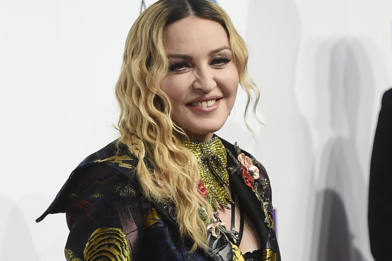 SKANDAL MAJSTOR: Evo kako je Madona proslavila 64. rođendan (VIDEO)