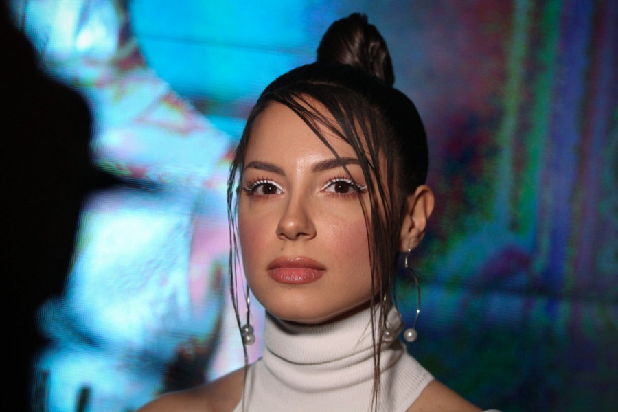 SARO, ŠTA TO JEDEŠ? Fanovi u šoku nakon što je mlada pevačica otkrila kako se hrani na snimanju!