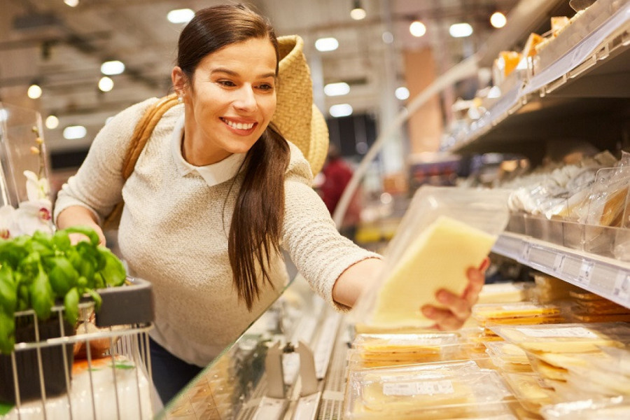 Istekao im je rok, ALI MOGU DA SE KORISTE: Namirnice bezbedne za JELO i posle datuma označenog na ambalaži!