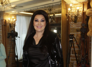 Da li se sećate Dragane Mirković pre plastičnih operacija? Jedna fotografija iz davnih dana izazvala je pometnju na društvenim mrežama! (FOTO)