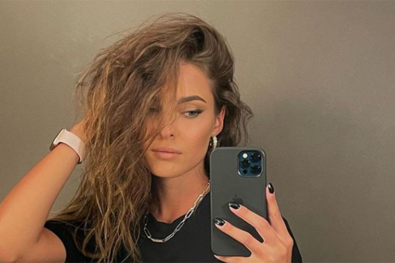 Džejla Ramović u nikad izazovnijem izdanju OTKRILA DA JE ONA TA! Pevačicin video o kom svi pričaju, čeka se reakcija MARIJE ŠERIFOVIĆ (VIDEO)