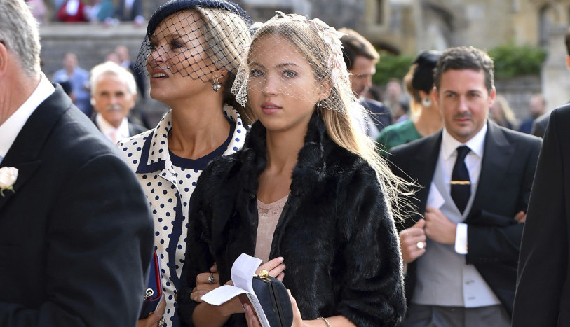 NOVI TREND ZA NOKTE NA NOGAMA IZAZIVA MUČNINU! Prošetala ga je ćerka Kejt Mos, svi su u čudu gledali u njena stopala! (FOTO, VIDEO)